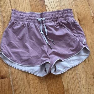 Lulu reversible shorts size 4